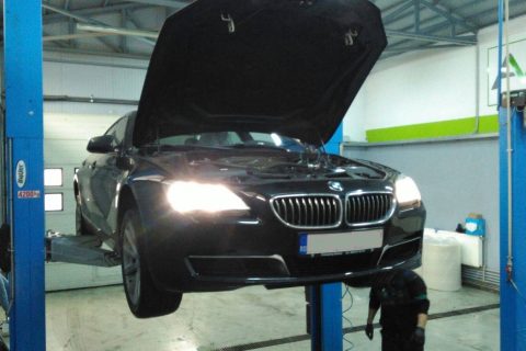 <a href="https://www.facebook.com/curataredpf/posts/601232863398735" class="fb_link" target="_new">BMW 640d 2012</a>